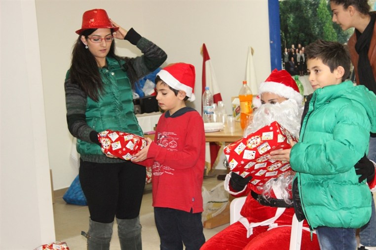 La chaine des Amis presente Noel des eleves de l etude du soir
